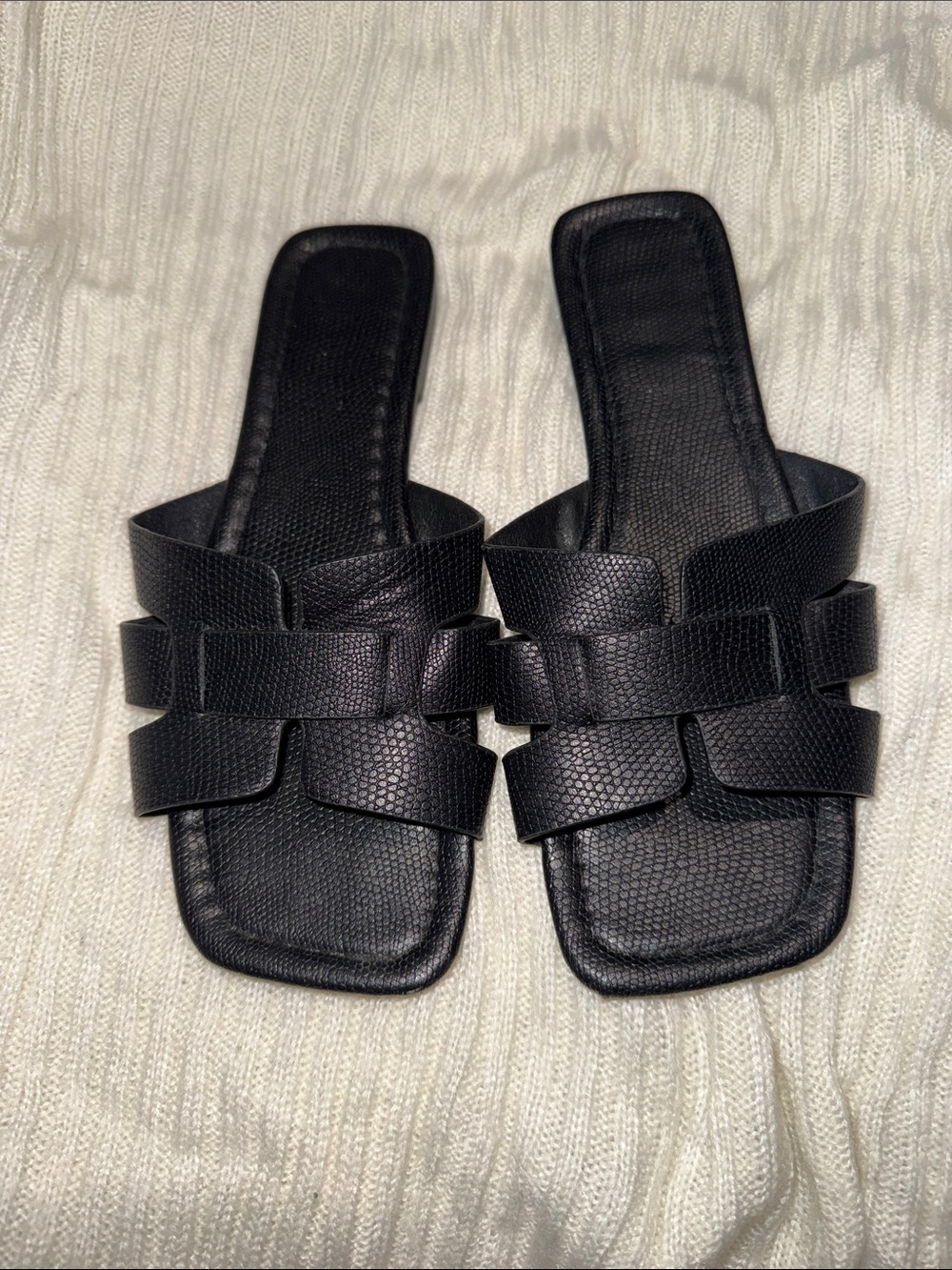 Black Women's Slide Sandals - Sleek Woven Strap Design